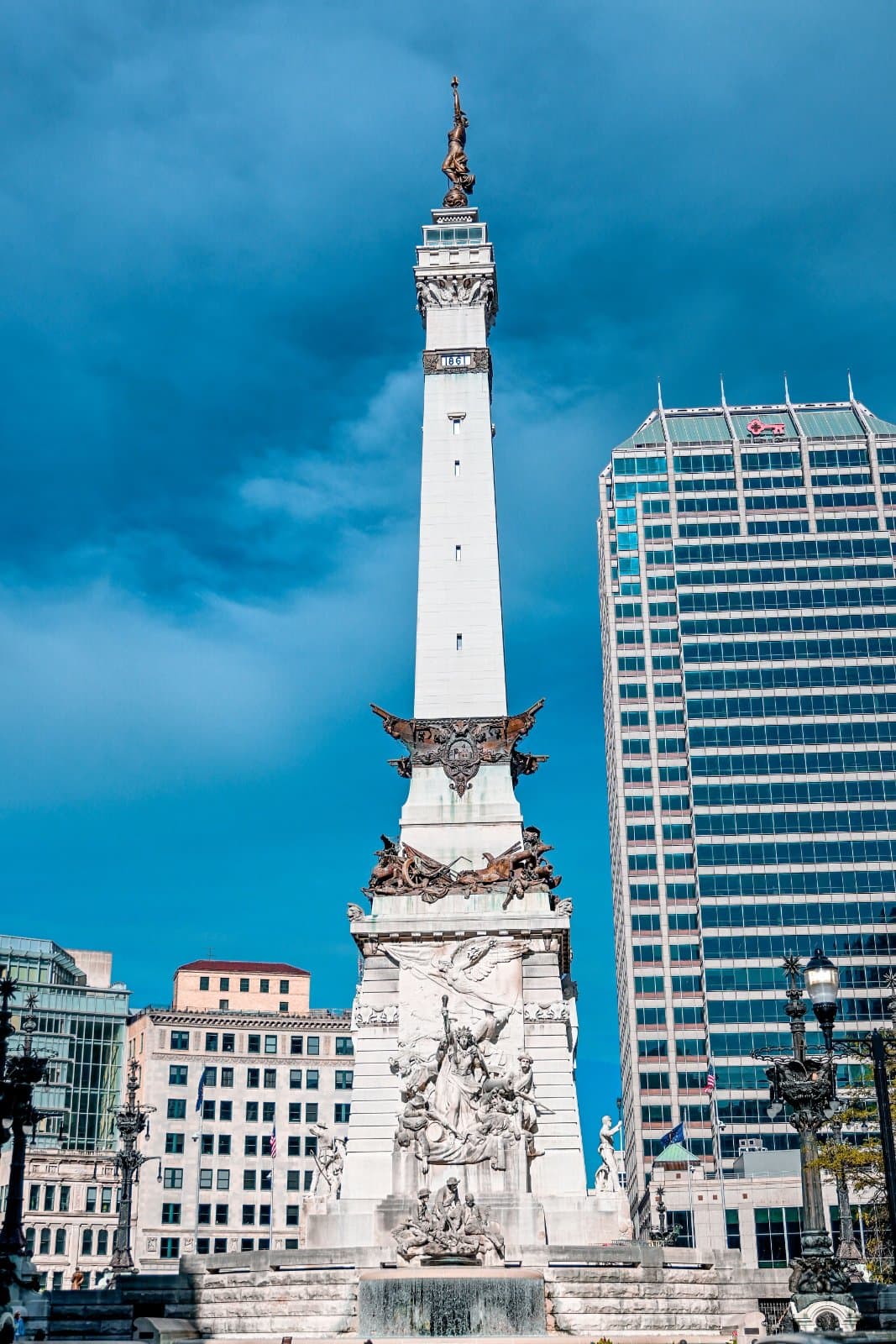 Photo by Bryan Dickerson: https://www.pexels.com/photo/indiana-state-soldiers-and-sailors-monument-in-indianapolis-13342471/