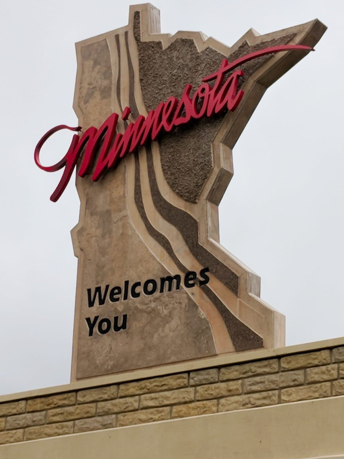 Minnesota Welcomes You sign